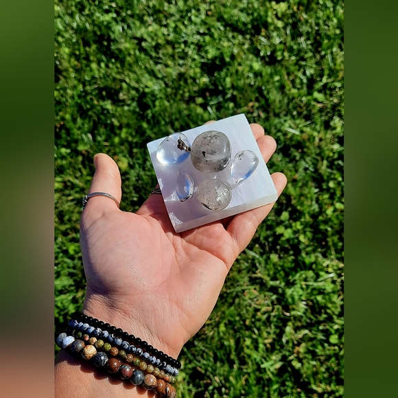 Selenite Charging Plate - Picture 3 of 6